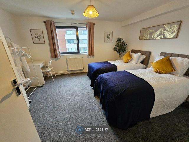 Clayton Road Road, Hayes UB3, 2 bed flat to rent, £4,550 pcm | PrimeLocation