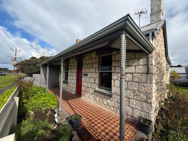 CLADACH Central furnished cottage