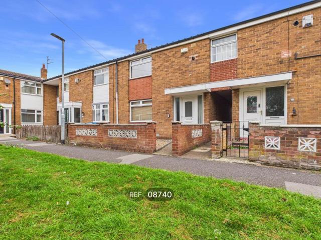 Cladshaw, Hull, HU6 9DB 2 bed terraced house to rent £695 pcm £160 pw