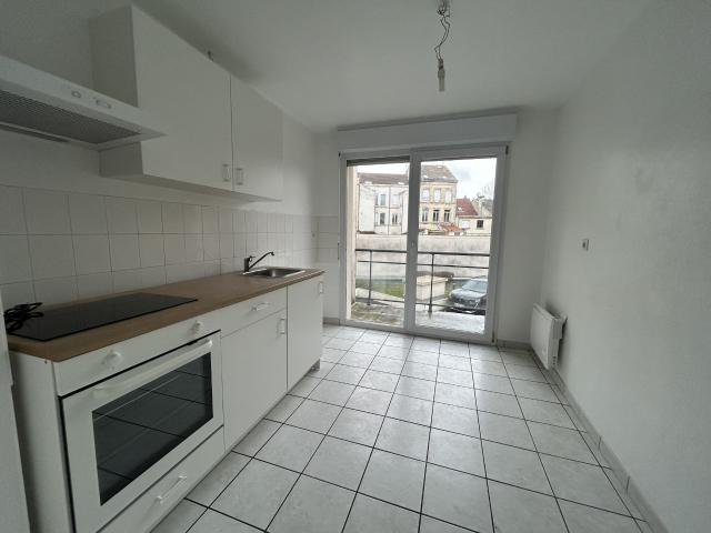 CLAIRMARAIS APPARTEMENT LUMINEUX T4 + TERRASSE + PARKING Vendu rénové pour 2026