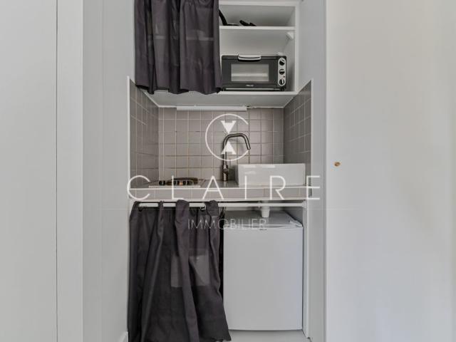 Claire C'Loc Studio en duplex meublé Marais/République