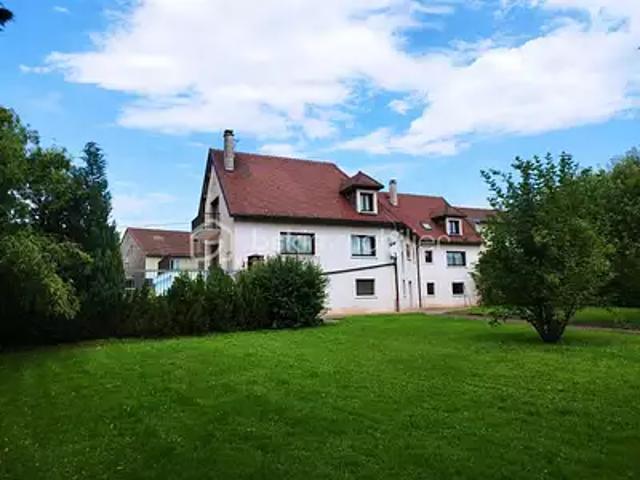 Clairvaux les Lacs 39130 Achat / Vente maison 11 pièces t11 piscine terrasse