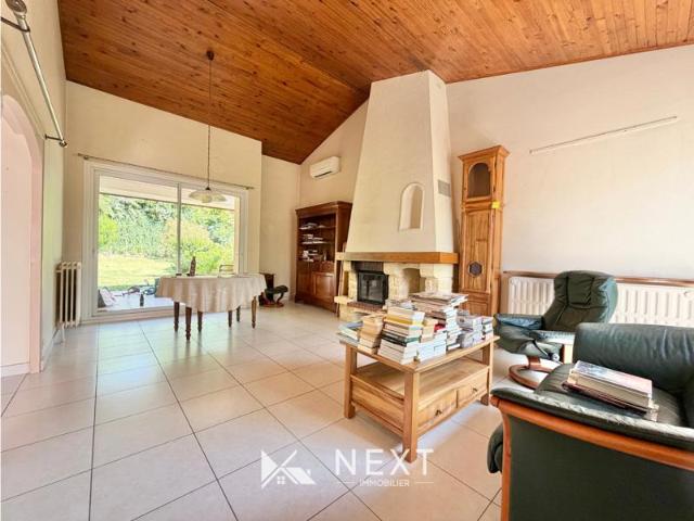 CLAIX Maison de 103 m2, 4 chambres, jardin arboré et terra