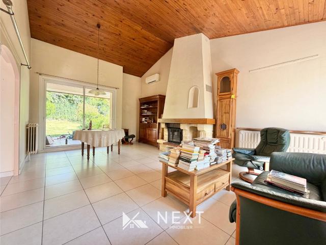 CLAIX Maison de 103 m2, 4 chambres, jardin arboré et terrasse