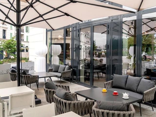 Clamart Bright and beautiful apartment for up to 4 people
