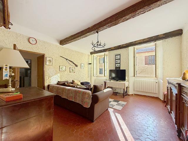 CLANS A VENDRE Ensemble immobilier à fort potentiel