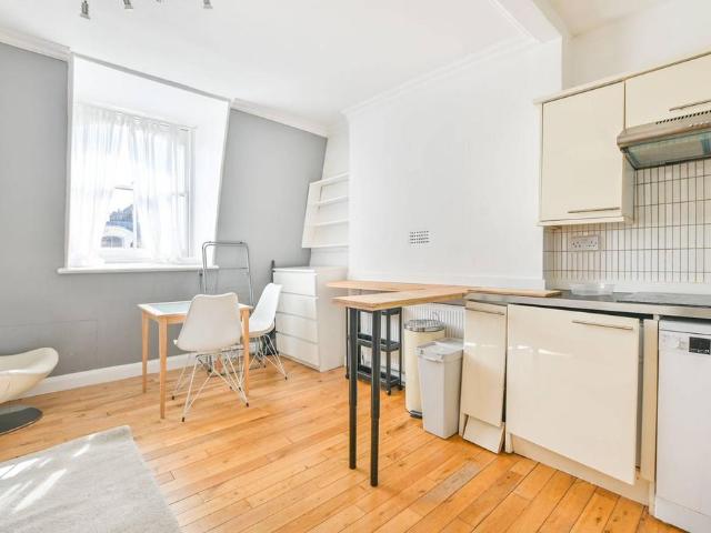 Clanricarde Gardens, Notting Hill. 1 bed flat to rent £3,250 pcm £750 pw