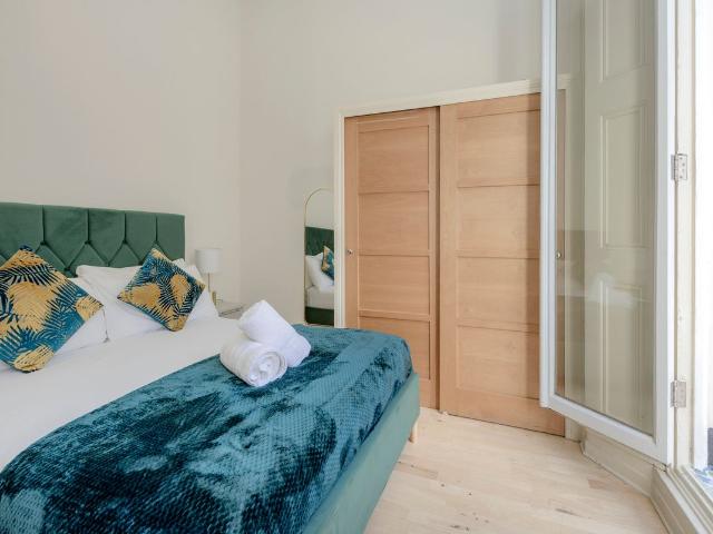 Clanricarde Gardens, London W2, 3 bed flat to rent, £8,450 pcm | PrimeLocation