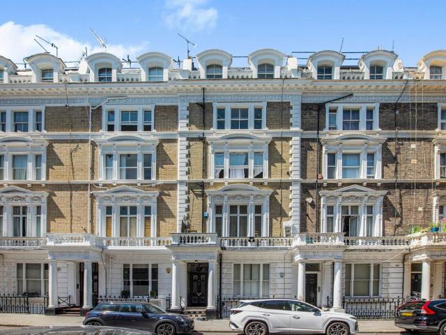 Clanricarde Gardens, London W2 Studio to rent £4,000 pcm £923 pw