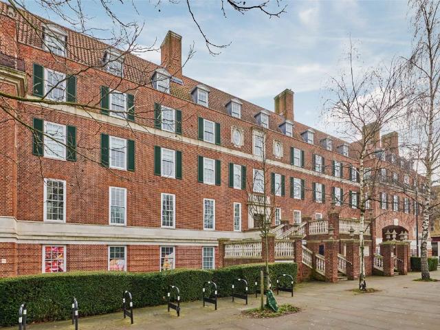 Clapham Common South Side, Clapham South SW4, 2 bed flat to rent, £3,000 pcm | PrimeLocation