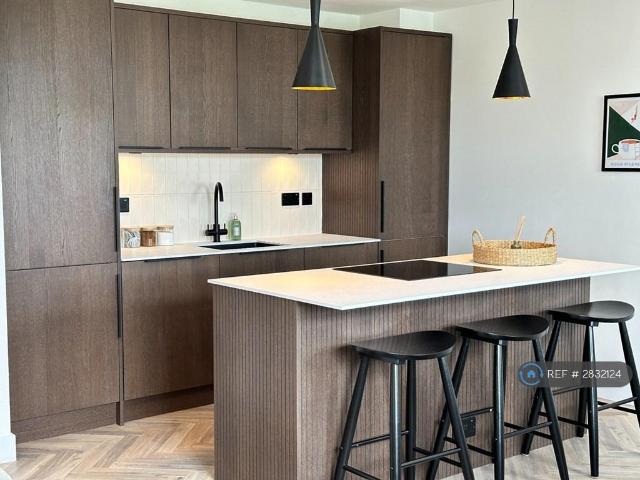 Clapham Park Road, London, SW4 1 bed flat to rent £2,790 pcm £644 pw