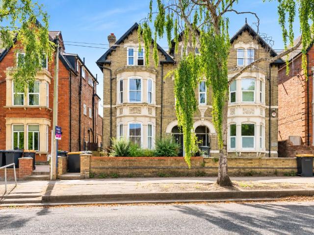 Clapham Road, Bedford, Bedfordshire MK41, 3 bed flat to rent, £1,400 pcm | PrimeLocation
