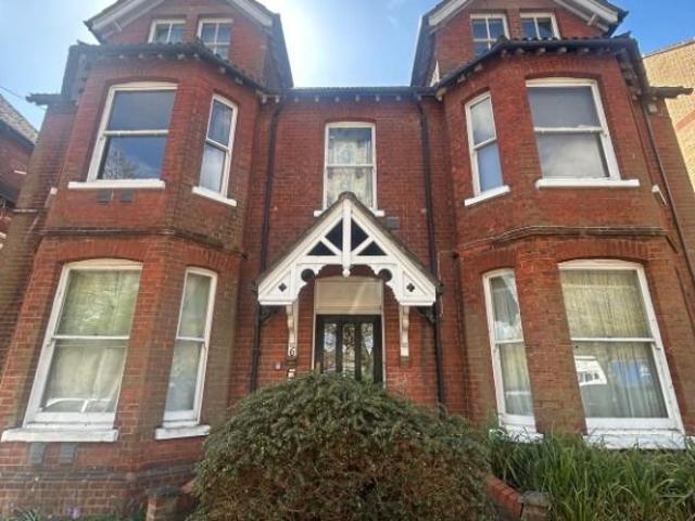 Clapham Road, Bedford MK41, 1 bed flat to rent, £950 pcm | PrimeLocation