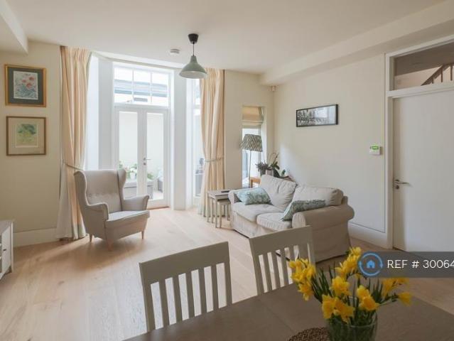 Clapham South, London, SW12 2 bed flat to rent £3,250 pcm £750 pw