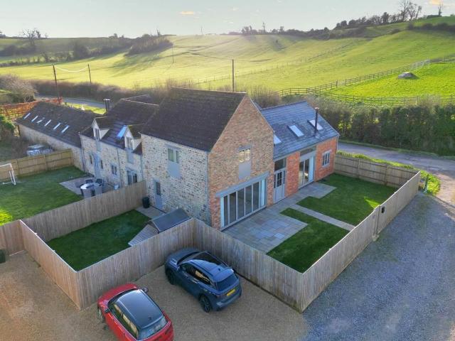 Clapton, Berkeley GL13, 3 bed barn conversion to rent, £2,350 pcm | PrimeLocation