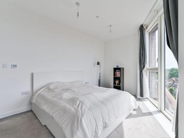 Clapton Common, Stoke Newington. 1 bed flat to rent £2,100 pcm £485 pw