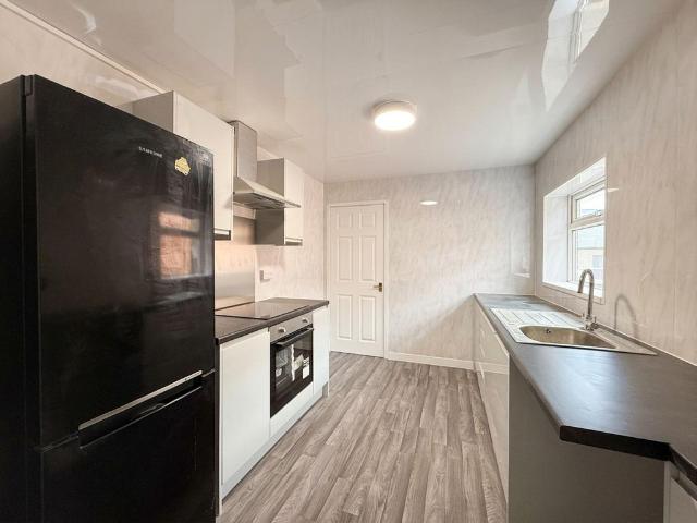 Clara Street, Newcastle Upon Tyne, NE4 3 bed flat to rent £795 pcm £183 pw