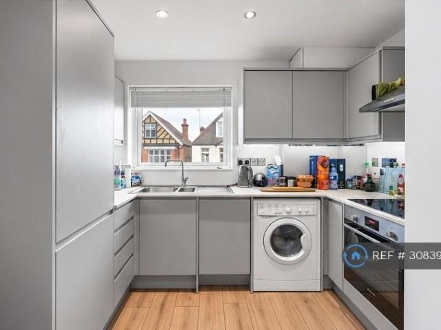 Clare Court, St Albans, AL1 1 bed maisonette to rent £1,400 pcm £323 pw