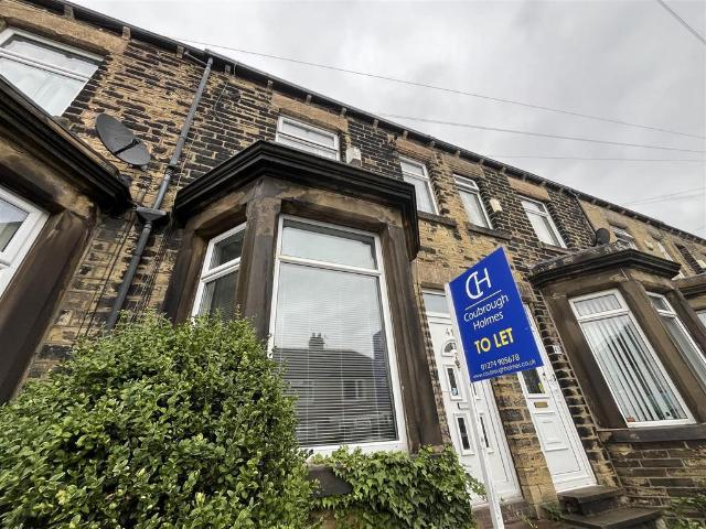 Clare Road, Bradford BD12 2 bed terraced house to rent £825 pcm £190 pw
