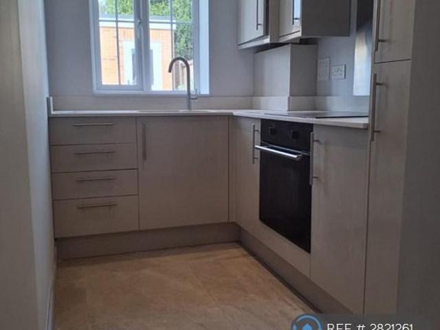 Clare Road, Braintree, CM7 5 bed terraced house to rent £2,500 pcm £577 pw