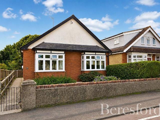 Clare Road, CM7 2 bed bungalow to rent £1,295 pcm £299 pw