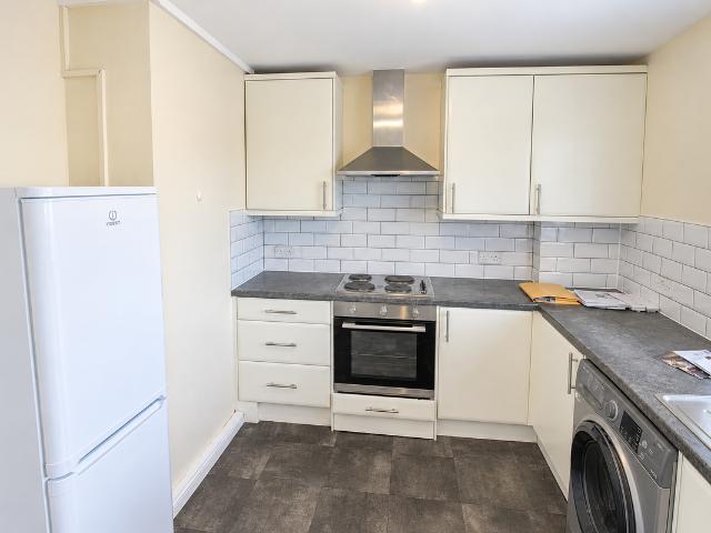 Clare Road, Stanwell TW19, 2 bed flat to rent, £1,800 pcm | PrimeLocation