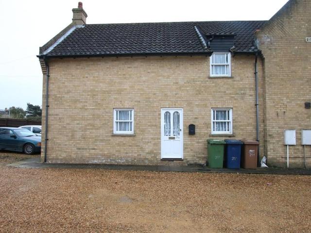 Clare Street, Chatteris 2 bed end of terrace house to rent £900 pcm £208 pw