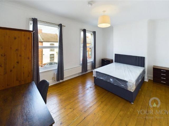 Clare Street, Northamptonshire NN1 1 bed in a house share to rent £650 pcm £150 pw