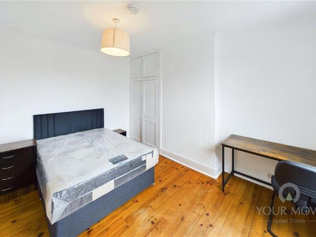 Clare Street, Northamptonshire NN1 1 bed in a house share to rent £600 pcm £138 pw