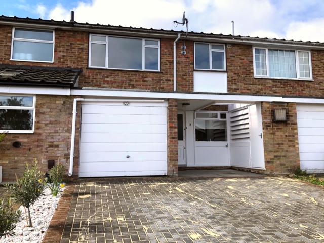 Claremont Close, Kent BR6 3 bed terraced house to rent £2,000 pcm £462 pw