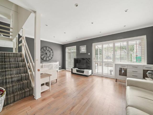 Claremont Close, kent, London