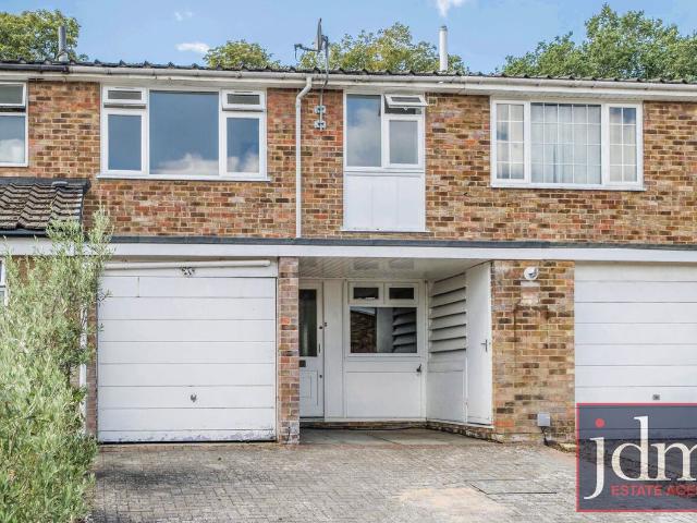 Claremont Close, Orpington BR6, 3 bed terraced house to rent, £2,100 pcm | PrimeLocation