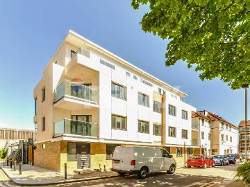Claremont Close, London E16, 1 bed flat to rent, £1,750 pcm | PrimeLocation