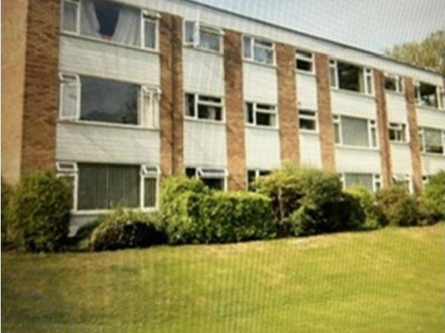 Claremont Avenue, Surrey GU22, 1 bed flat to rent, £1,150 pcm | PrimeLocation
