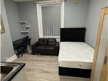 Claremont, Bradford BD7, Studio to rent, £525 pcm | PrimeLocation