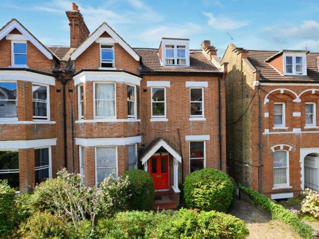 Claremont Gardens, Surbiton, KT6 2 bed apartment to rent £1,950 pcm £450 pw