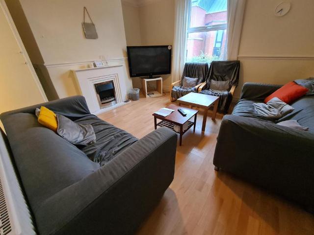 Claremont Grove, Leeds 4 bed house to rent £2,288 pcm £528 pw