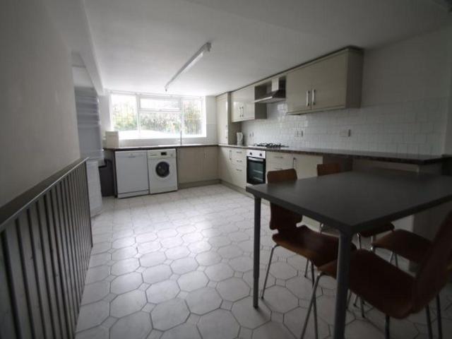 Claremont Grove, Leeds 4 bed house to rent £2,219 pcm £512 pw