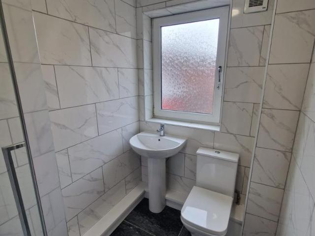 Claremont South Avenue, Gateshead NE8 2 bed flat to rent £690 pcm £159 pw