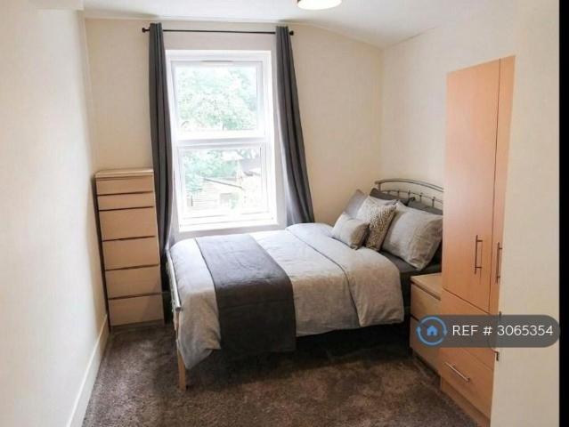 Claremont Road, London, E17 1 bed in a house share to rent £895 pcm £207 pw
