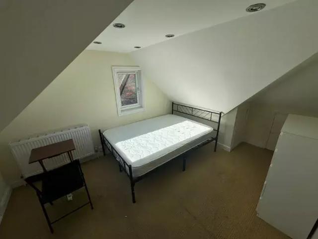 Claremont Road, London NW2 1 bed in a house share to rent £730 pcm £168 pw