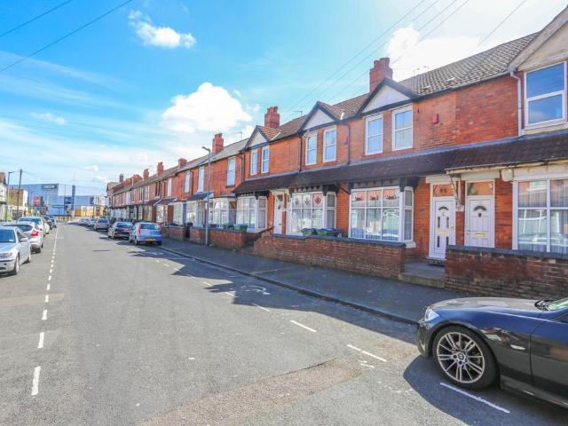 Claremont Road, Smethwick, B66 3 bed terraced house to rent £1,200 pcm £277 pw