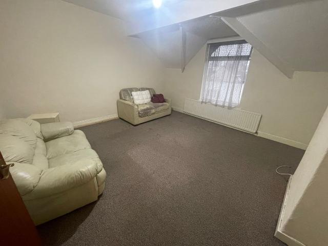 Claremont Road, Smethwick, Birmingham B66, 2 bed flat to rent, £850 pcm | PrimeLocation