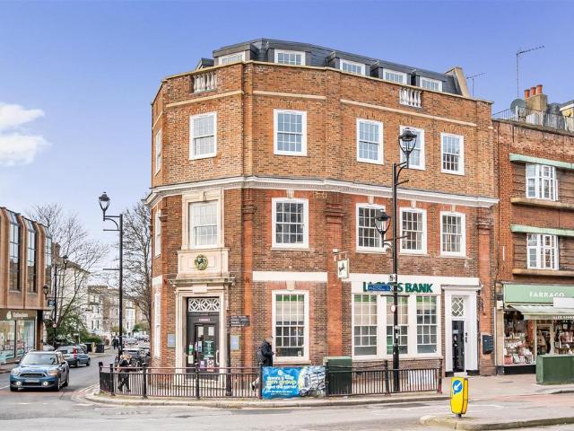 Claremont Road, Surbiton 2 bed apartment to rent £2,300 pcm £531 pw