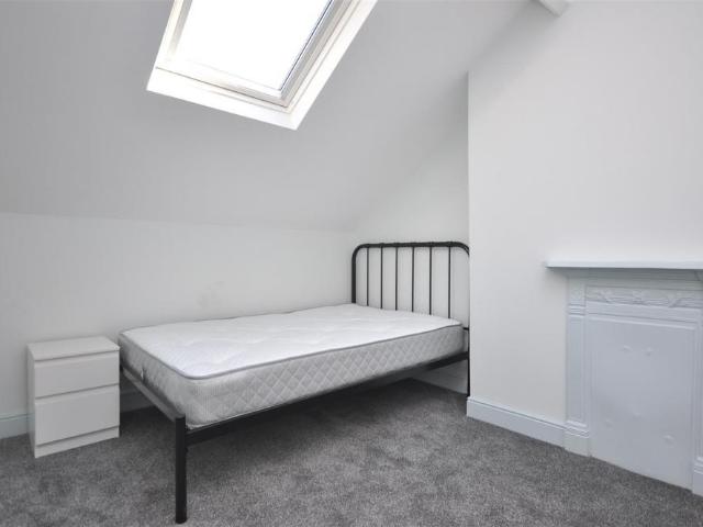 Claremont Terrace York 1 2 3 4 5 6 7 8 9 10 11 12 13 | Estate Agent York