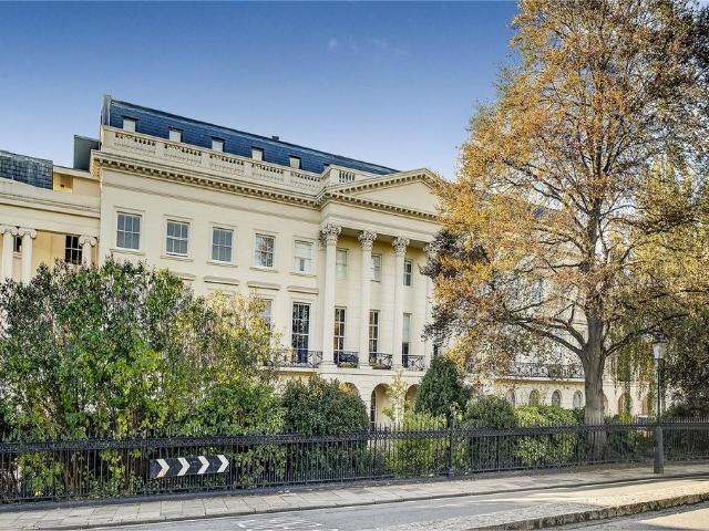 Clarence Terrace, Regent's Park, London 3 bed flat to rent £8,667 pcm £2,000 pw
