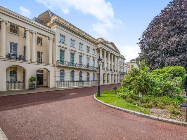 Clarence Terrace, Regent's Park, London NW1, 3 bed flat to rent, £8,667 pcm | PrimeLocation
