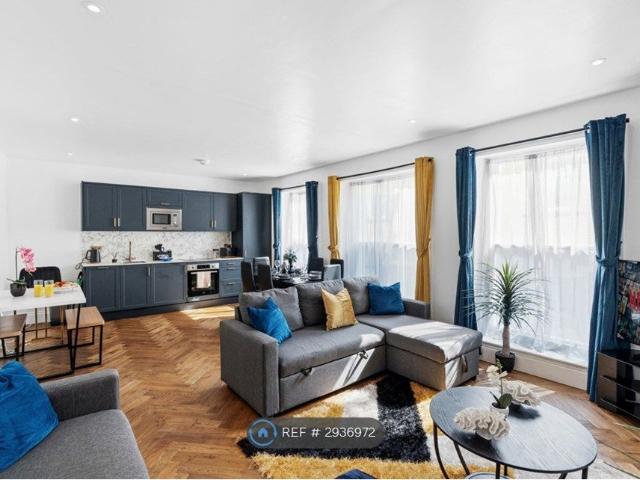 Clarence Yard, Brighton BN1, 2 bed flat to rent, £3,200 pcm | PrimeLocation
