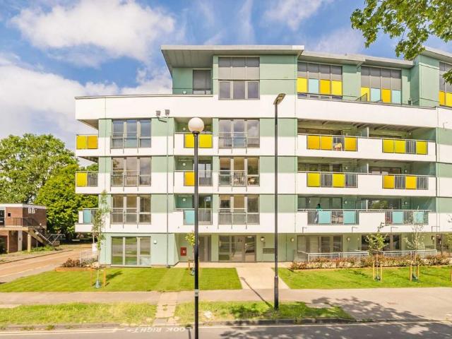 Clarence Avenue, London SW4 2 bed flat to rent £2,600 pcm £600 pw