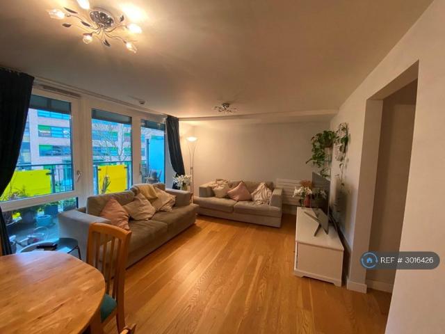 Clarence Avenue, London, SW4 2 bed flat to rent £2,700 pcm £623 pw
